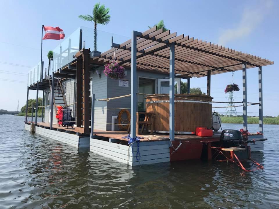 Hotel Houseboat On The Water Liepāja Exteriér fotografie